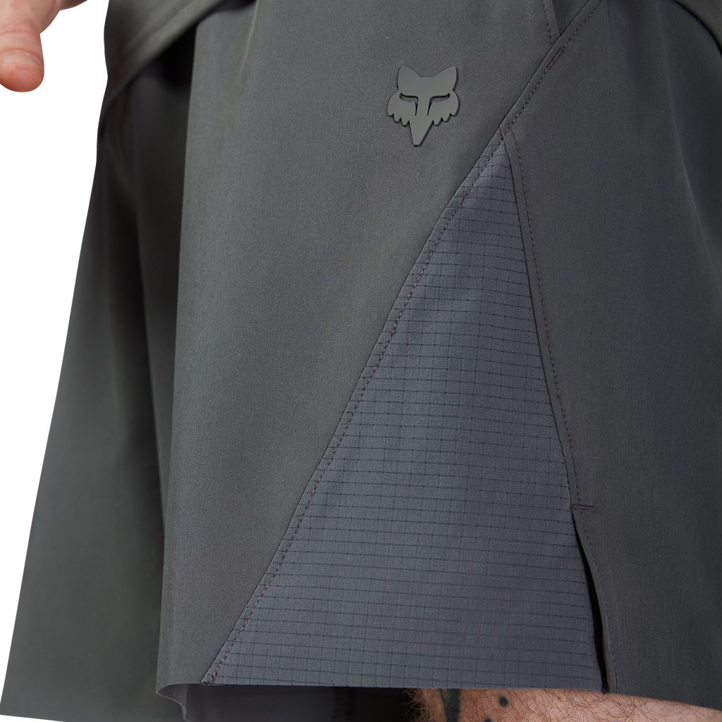 Core 7" Linerless Shorts